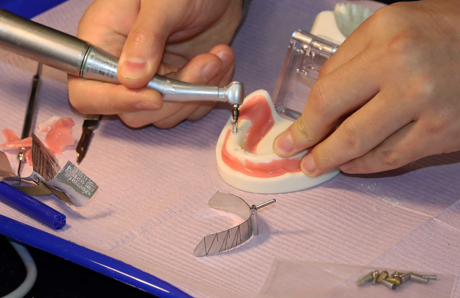 Экспертный курс по тотальной имплантации и протезированию при полном отсутствии зубов