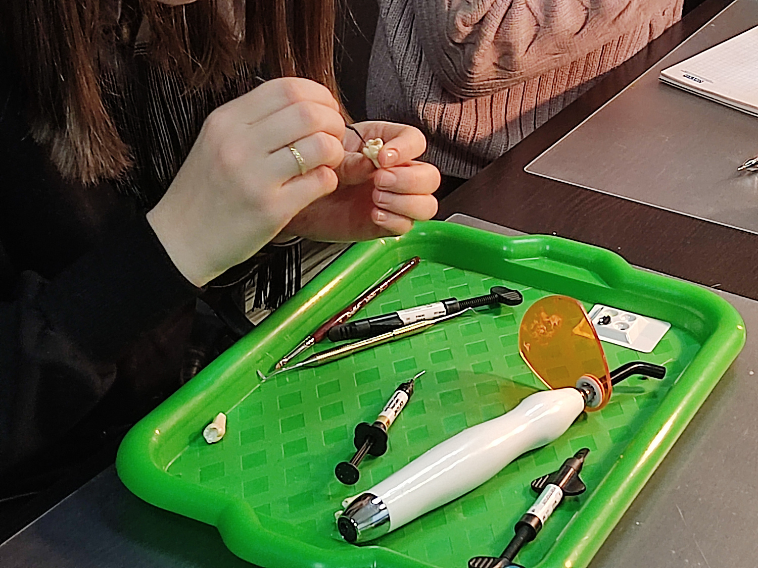 Прямые методы реставраций жевательной группы зубов