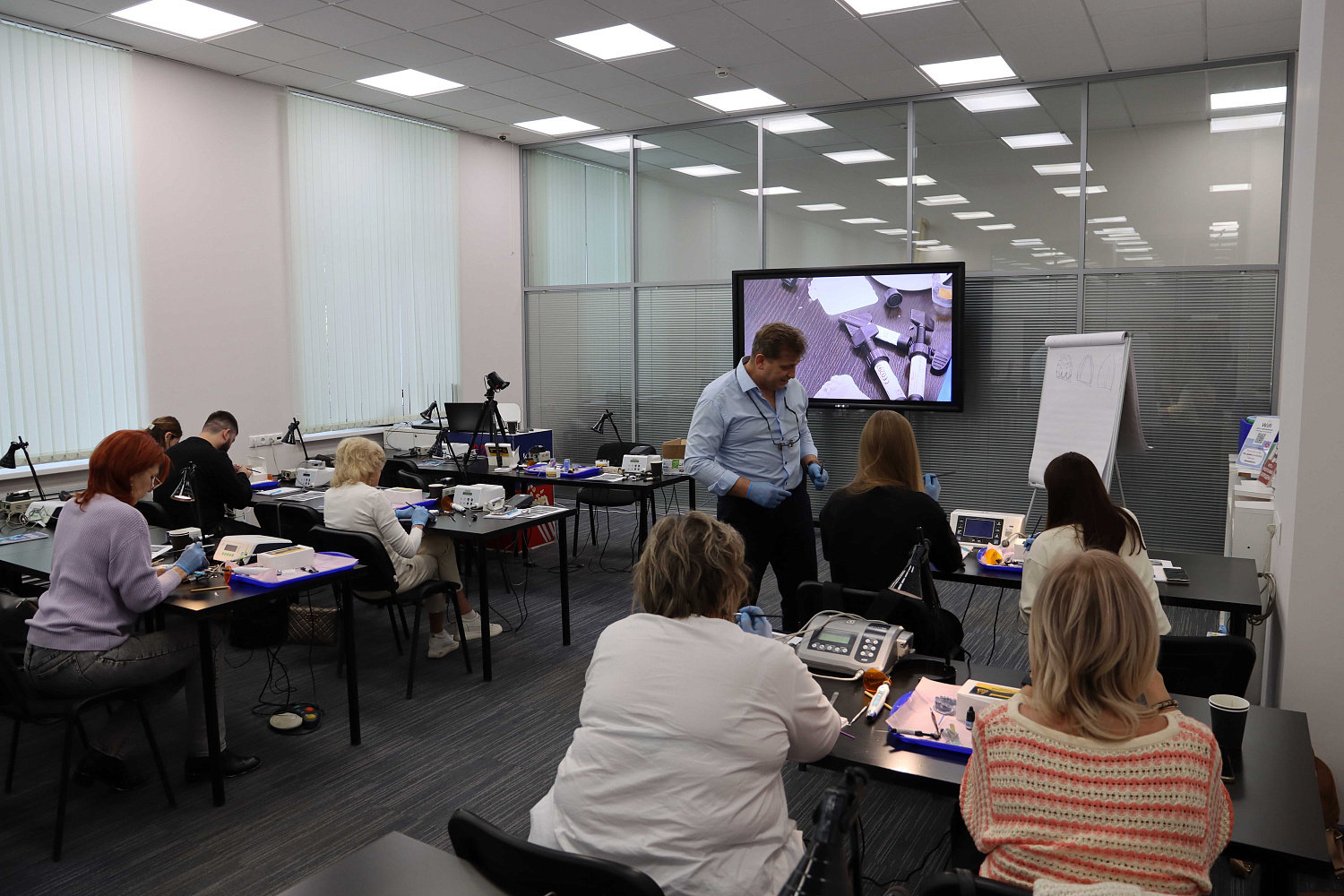 Прямые композитные виниры. Полный алгоритм и немного больше