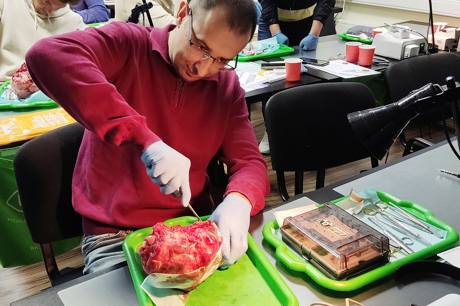 Одномоментная имплантация и немедленная нагрузка