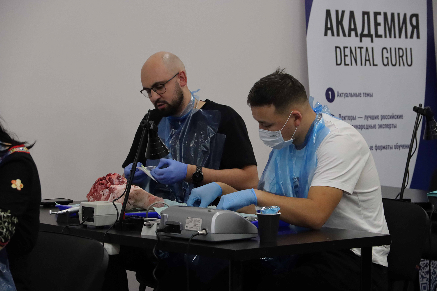 Атравматичное удаление зубов и методики наложения швов