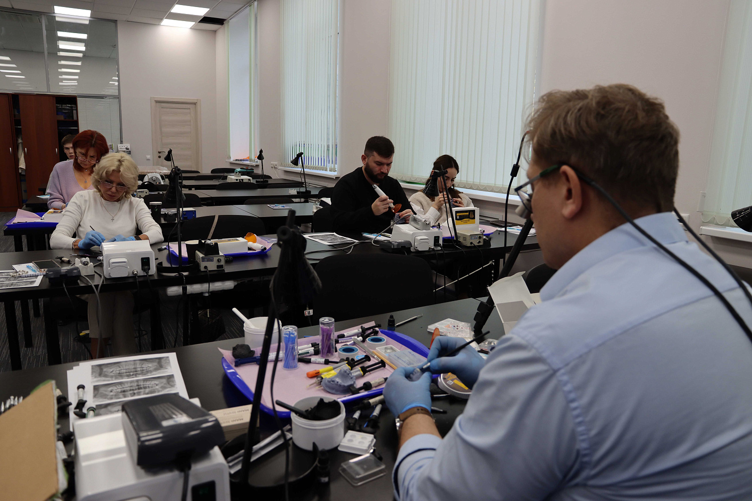 Прямые композитные виниры. Полный алгоритм и немного больше