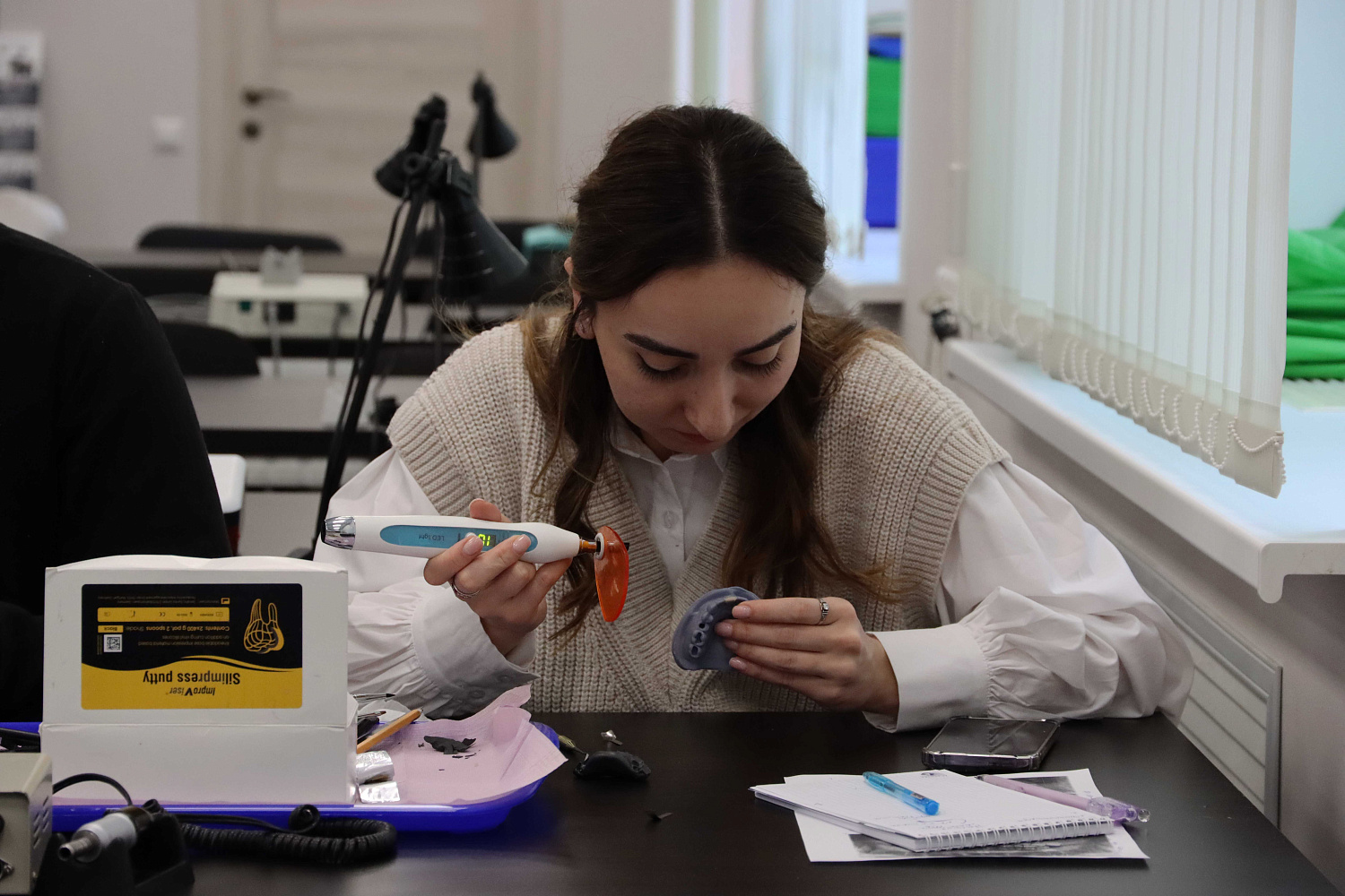 Прямые композитные виниры. Полный алгоритм и немного больше