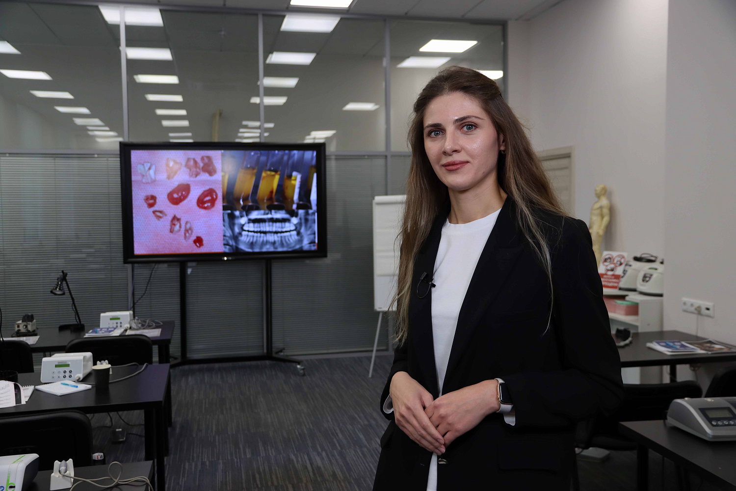 Атравматичное удаление зубов и методики наложения швов